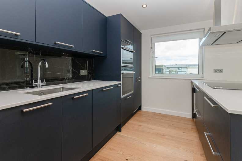 2 bedrooms apartments/flats to sale in Hopton Road, Woolwich-image 4