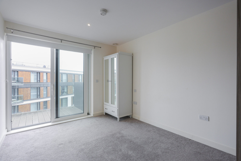 3 bedrooms apartments/flats to sale in Duke of Wellington Avenue, Woolwich-image 5