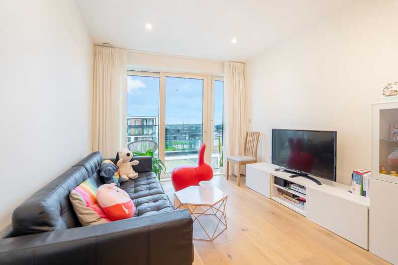 2 bedrooms apartments/flats to sale in Duke of Wellington Avenue, Woolwich-image 3