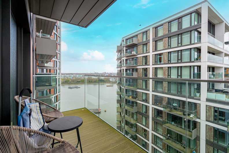 2 bedrooms apartments/flats to sale in Duke of Wellington Avenue, Woolwich-image 2