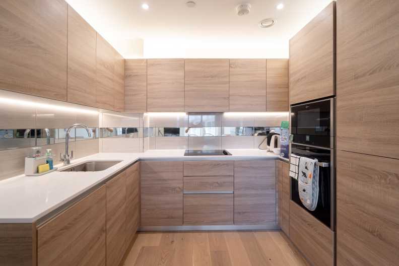 2 bedrooms apartments/flats to sale in Duke of Wellington Avenue, Woolwich-image 3