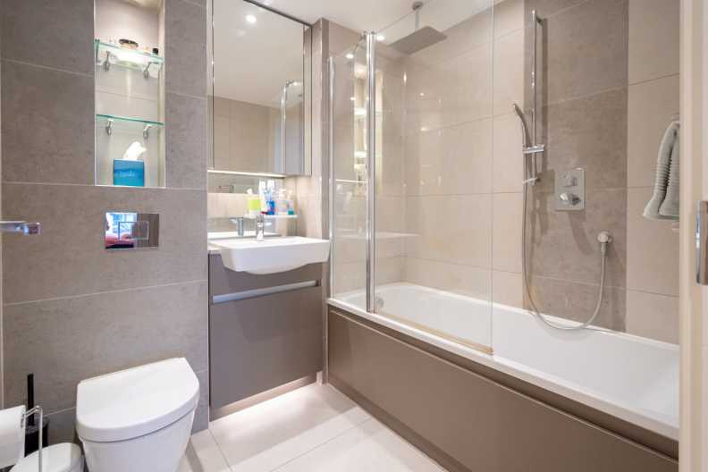 2 bedrooms apartments/flats to sale in Duke of Wellington Avenue, Woolwich-image 5