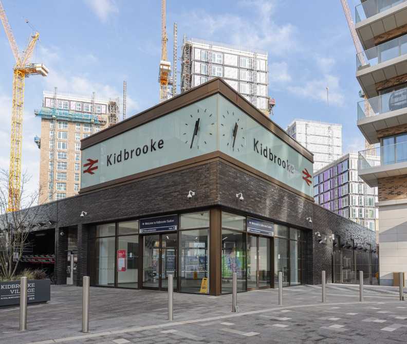 4 bedroom townhouse for Sale in Pegler Square, Kidbrooke, SE3, London