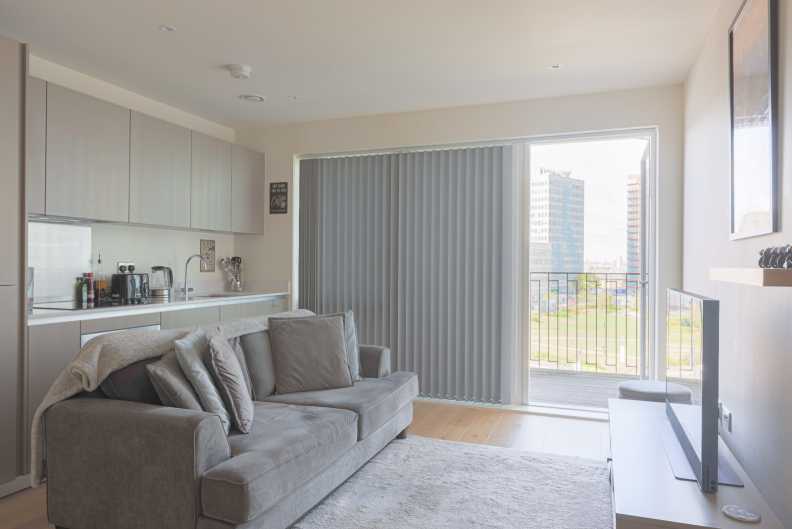 Studio apartments/flats to sale in Thunderer Walk, Woolwich-image 2