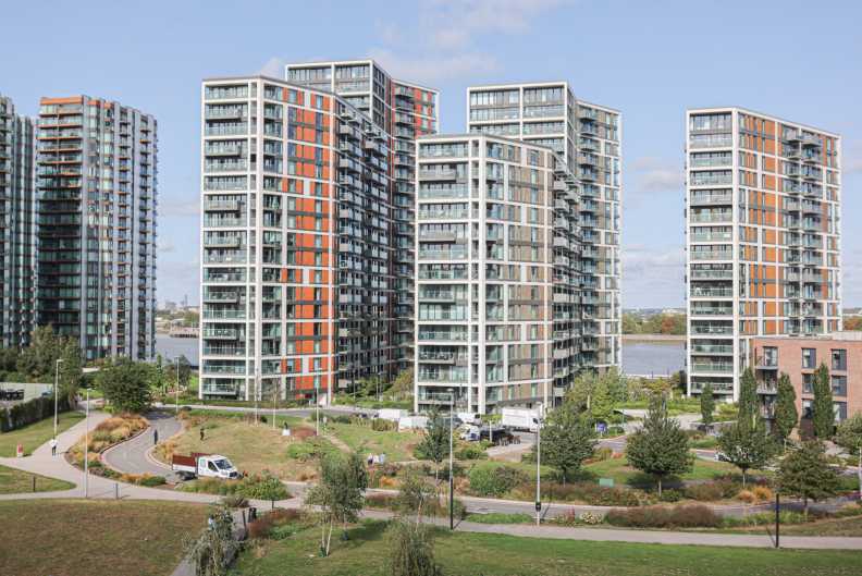 Studio apartments/flats to sale in Thunderer Walk, Woolwich-image 5