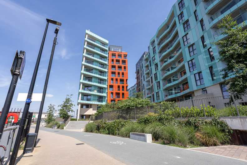 2 bedrooms apartments/flats to sale in Telegraph Avenue, Surrey Quays-image 8
