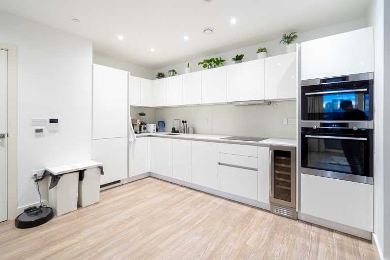 2 bedrooms apartments/flats to sale in Telegraph Avenue, Greenwich-image 4