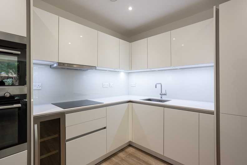 1 bedroom apartments/flats to sale in Telegraph Avenue, Greenwich-image 4