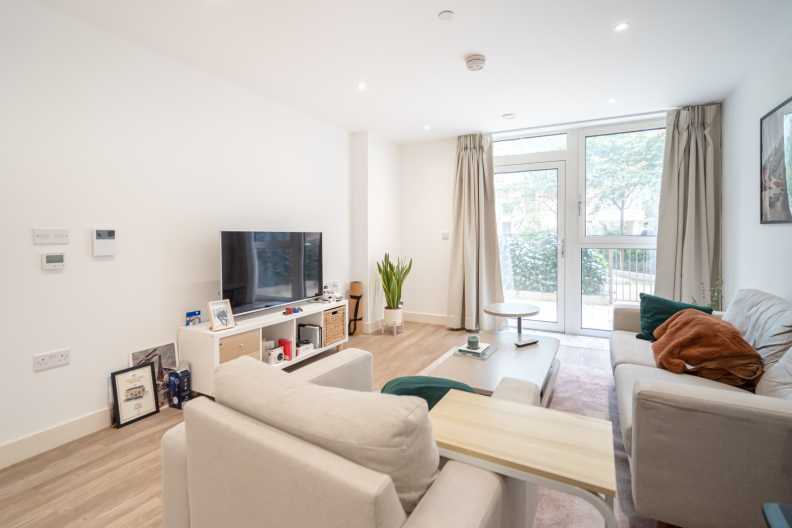 1 bedroom apartments/flats to sale in Telegraph Avenue, Greenwich-image 3