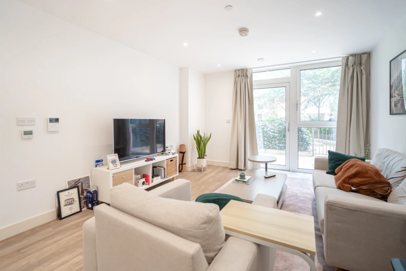 1 bedroom apartments/flats for sale in Telegraph Avenue, Greenwich - SE10 view 3