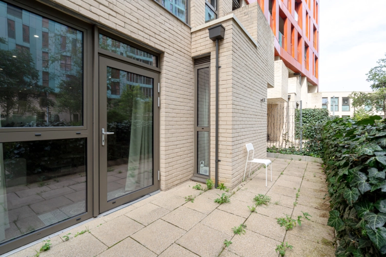 1 bedroom apartments/flats for sale in Telegraph Avenue, Greenwich - SE10 view 2