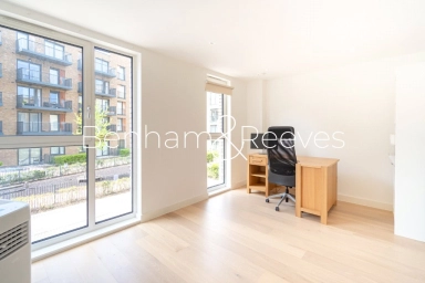 Mary Rose Square, London - SE16 view 9