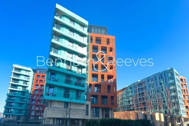 Telegraph Avenue, London - SE10 view 1