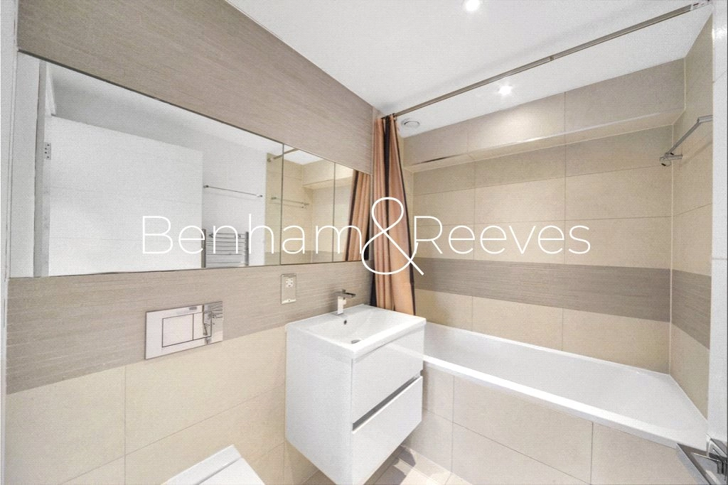 3 bedrooms apartments/flats for sale in Whiting Way, Surrey Quays - SE16 view 13