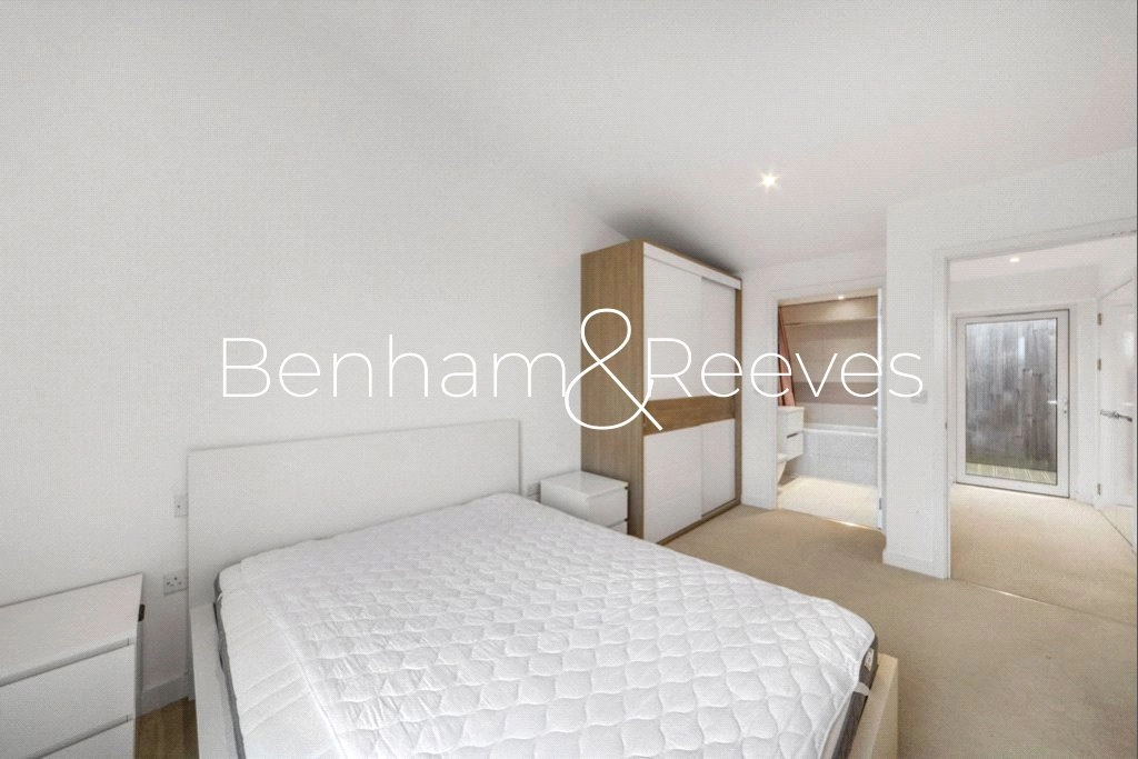3 bedrooms apartments/flats for sale in Whiting Way, Surrey Quays - SE16 view 10