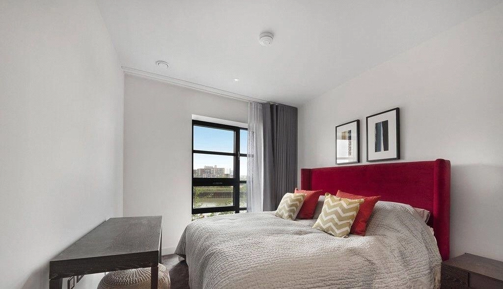 2 bedrooms apartments/flats for sale in Lyell Street, London - E14 view 8