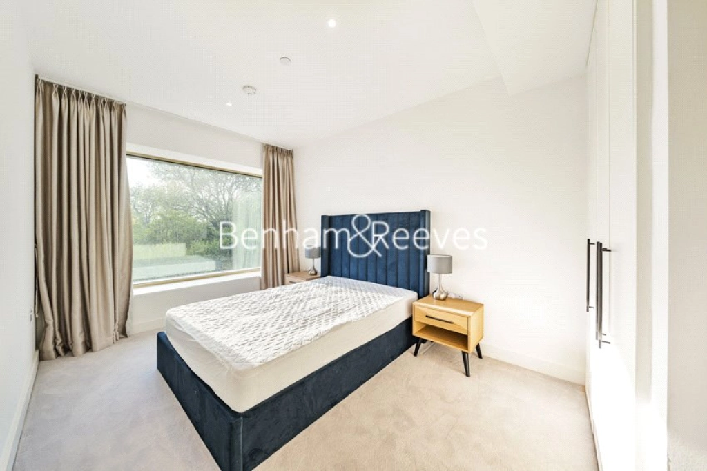 3 bedrooms apartments/flats for sale in Royal Wharf Walk, London - E16 view 6