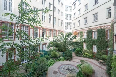 Rosebery Avenue, London - EC1R view 1
