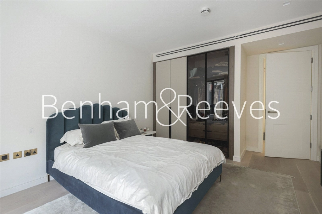 1 bedroom apartments/flats for sale in Portugal Street, London - WC2A view 6