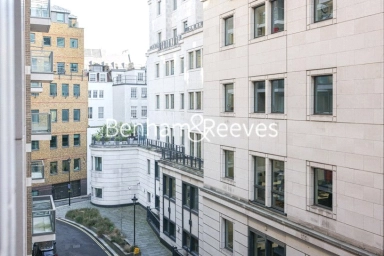 Strand, London - WC2R view 1
