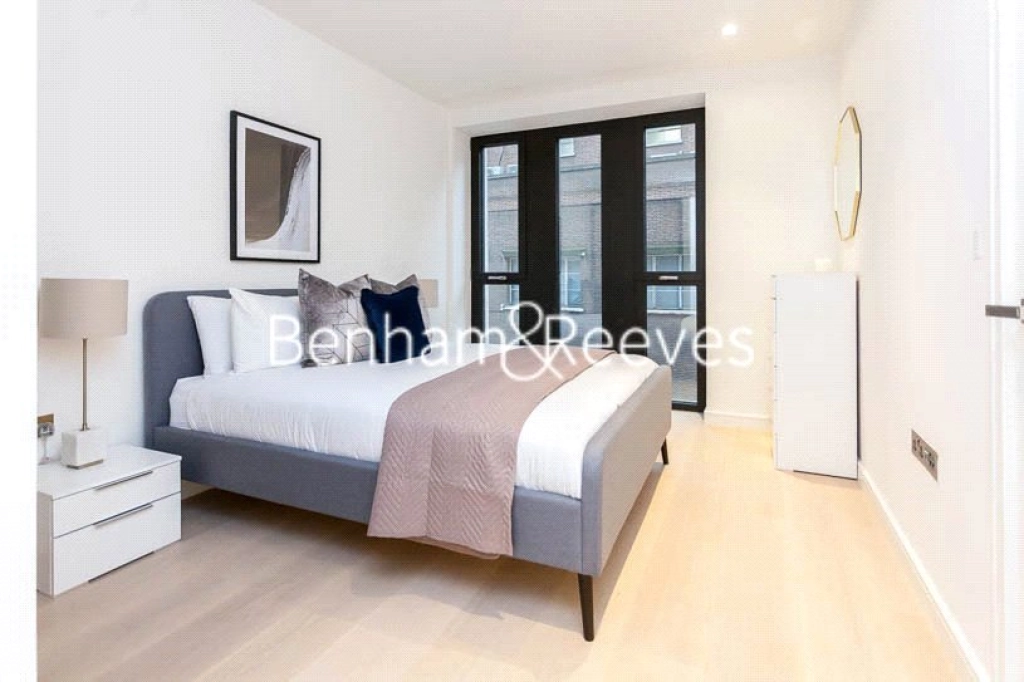 1 bedroom apartments/flats for sale in Portugal Street, London - WC2A view 5