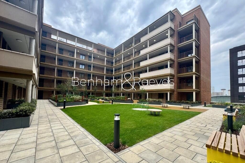 2 bedrooms apartments/flats for sale in Ilderton Road, London - SE15 view 11