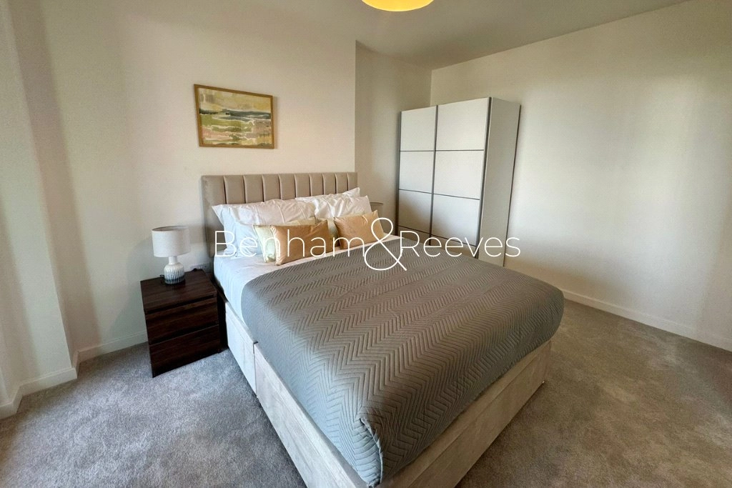 1 bedroom apartments/flats for sale in Ilderton Road, London - SE15 view 4