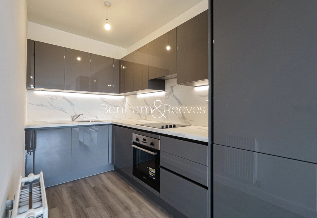 1 bedroom apartments/flats for sale in Ilderton Road, London - SE15 view 3