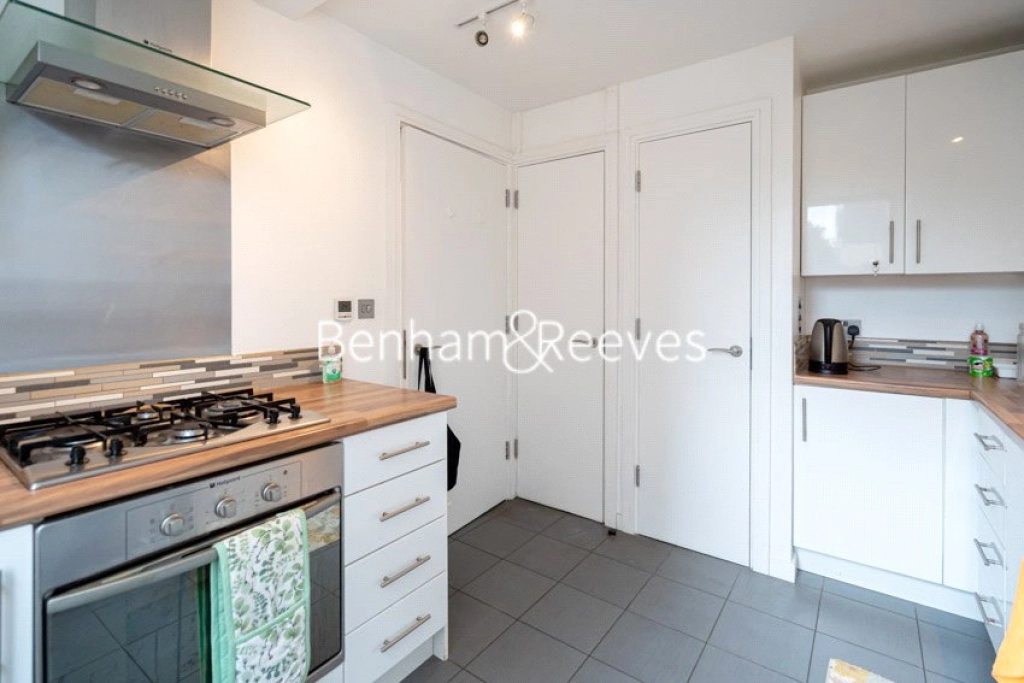 2 bedrooms apartments/flats for sale in Killick Street, London - N1 view 7