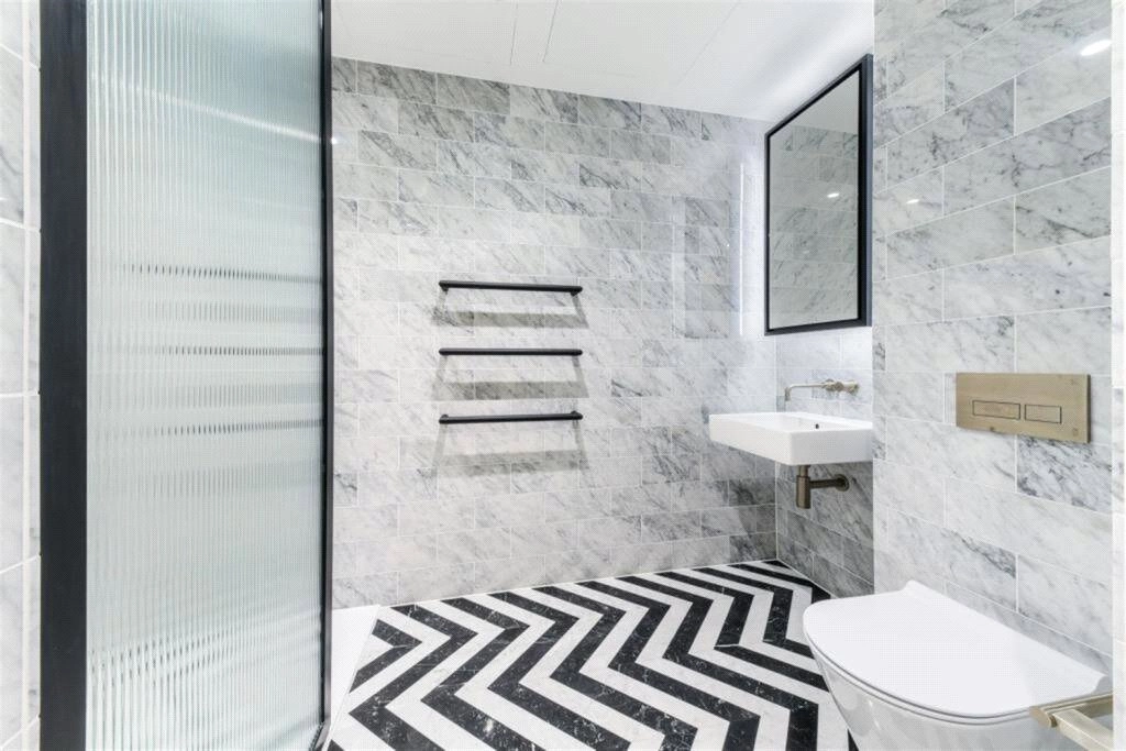 2 bedrooms apartments/flats for sale in Emery Way, London - E1W view 3