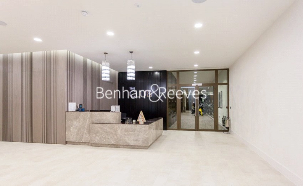 1 bedroom apartments/flats for sale in Emery Way, London - E1W view 6