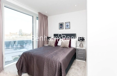 Vaughan Way, London - E1W view 3