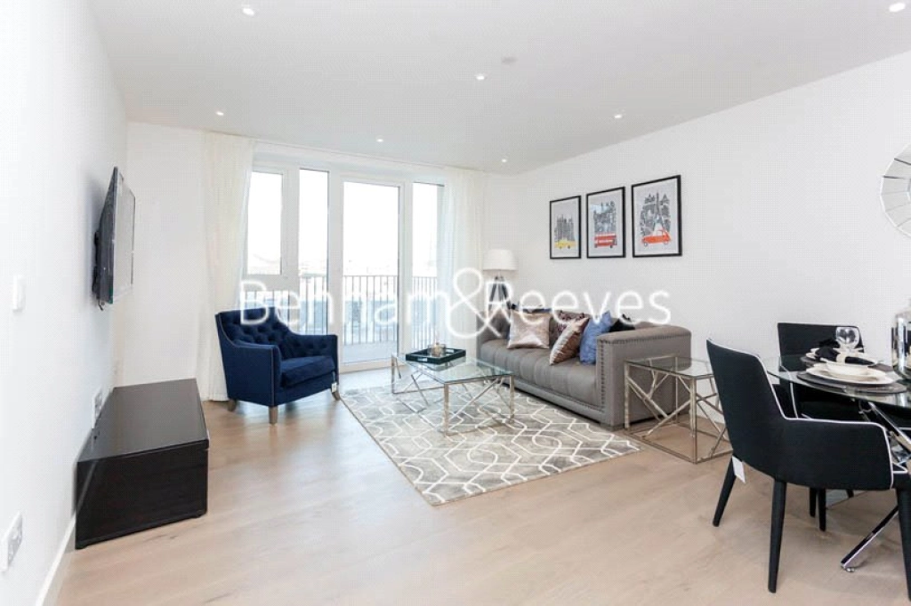 2 bedrooms apartments/flats for sale in Vaughan Way, London - E1W view 2