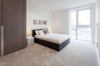 Vaughan Way, London - E1W view 3