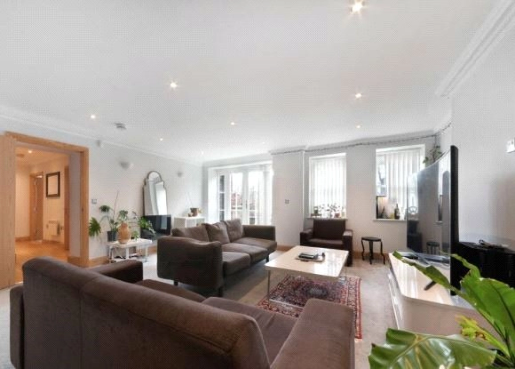 3 bedrooms apartments/flats for sale in School Mews, London - E1 view 3