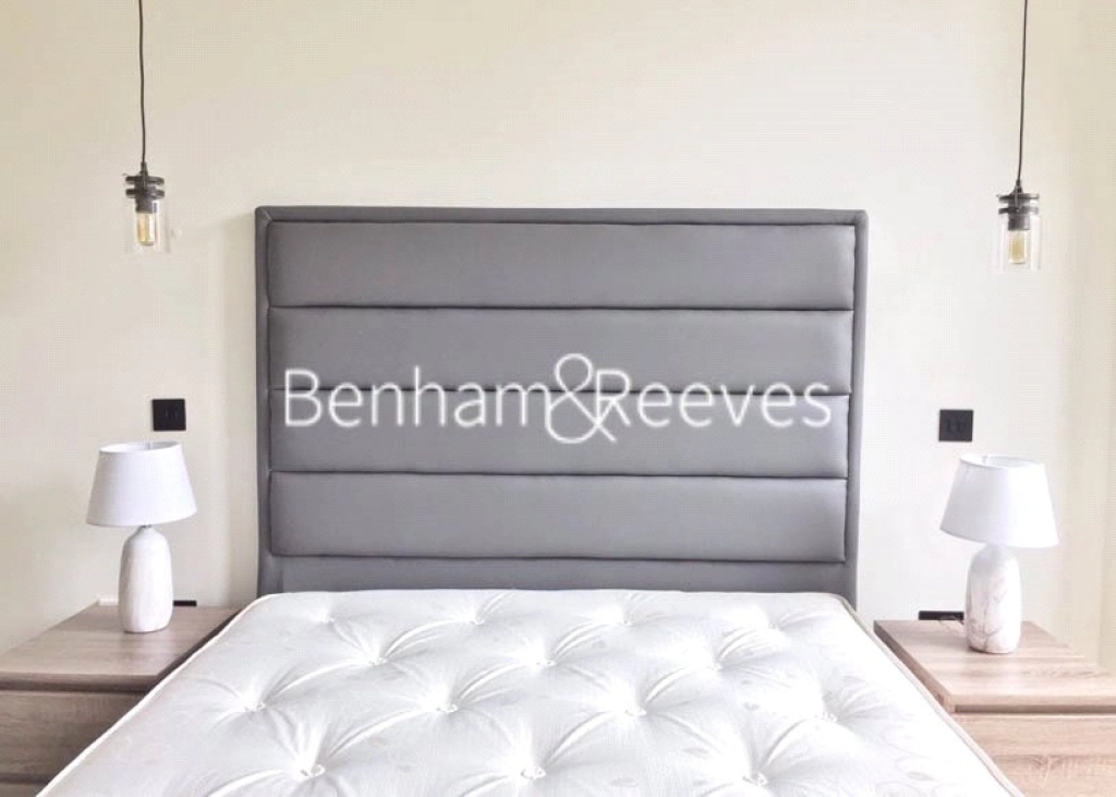 2 bedrooms apartments/flats for sale in Emery Way, London - E1W view 4