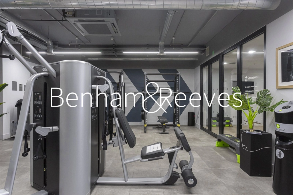 Studio apartments/flats for sale in Cendal Crescent, London - E1 view 8