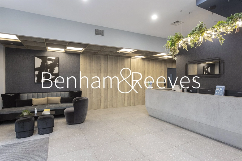Studio apartments/flats for sale in Cendal Crescent, London - E1 view 10