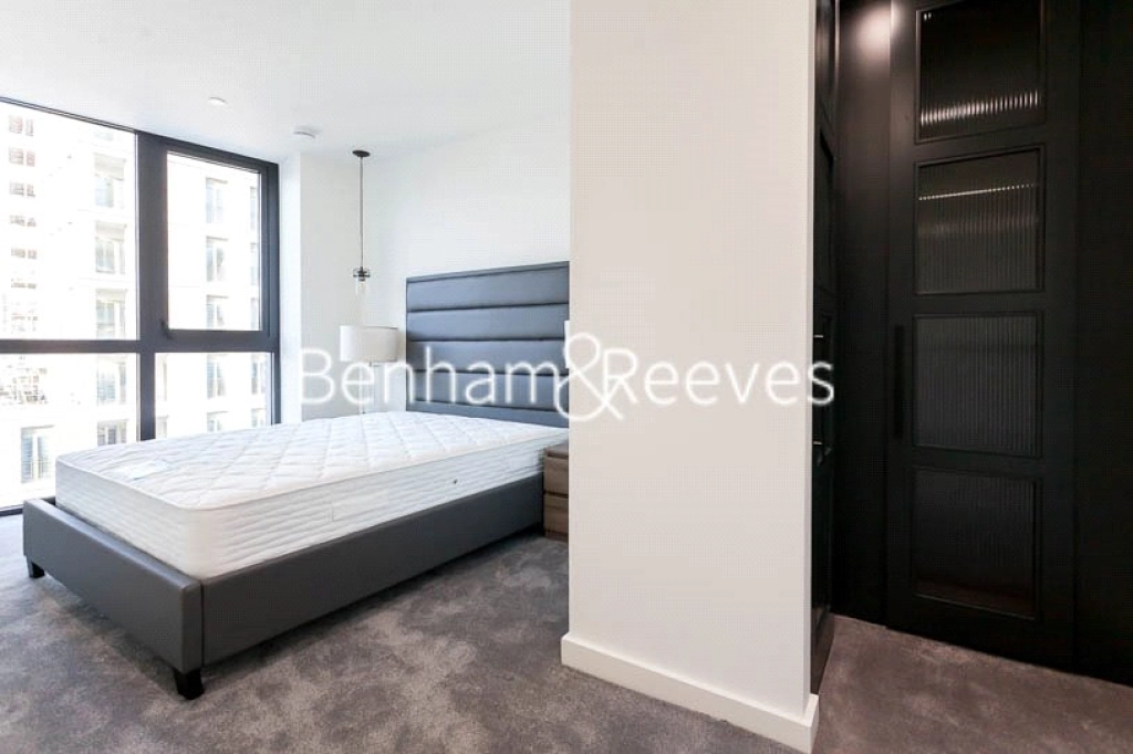Studio apartments/flats for sale in Emery Way, London - E1W view 4