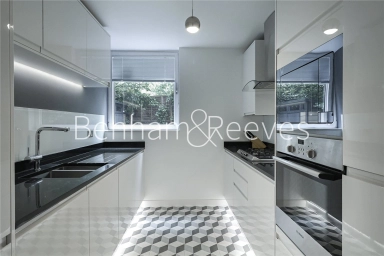 Bridgeport Place, London, Kennet Street - E1W view 1