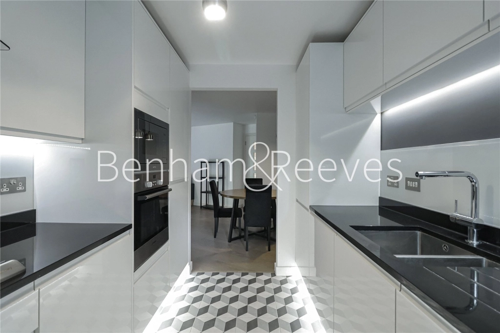 2 bedrooms apartments/flats for sale in Bridgeport Place, London, Kennet Street - E1W view 2