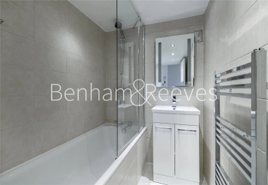 Bridgeport Place, London, Kennet Street - E1W view 9