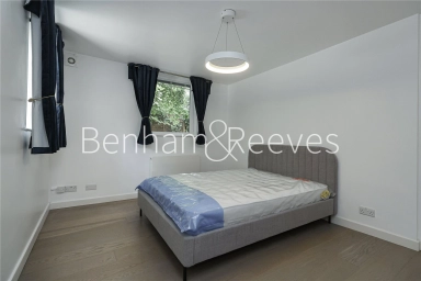 Bridgeport Place, London, Kennet Street - E1W view 11