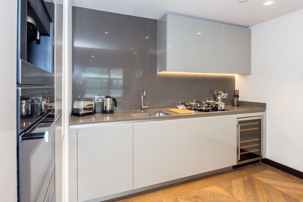 2 bedrooms apartments/flats for sale in Earls Way, London - SE1 view 6