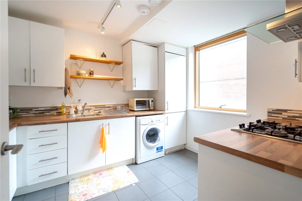 2 bedrooms apartments/flats for sale in Killick Street, London - N1 view 3