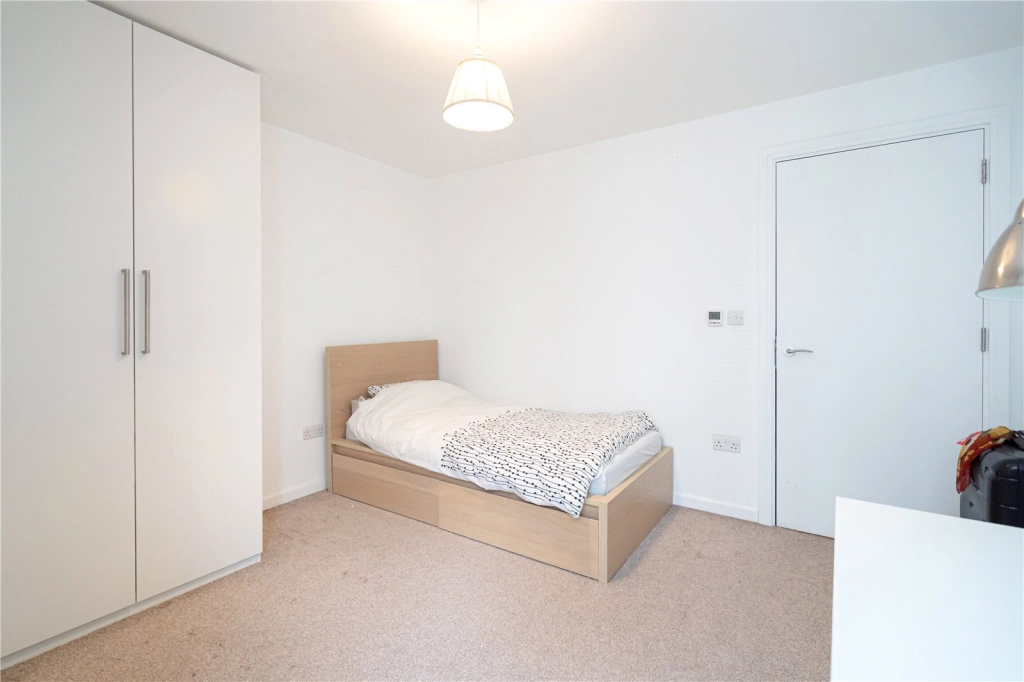 2 bedrooms apartments/flats for sale in Killick Street, London - N1 view 8