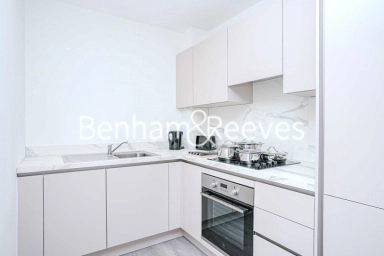 Brook Avenue, Wembley - HA9 view 3