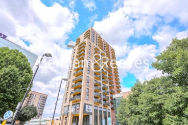 Brook Avenue, Wembley - HA9 view 6