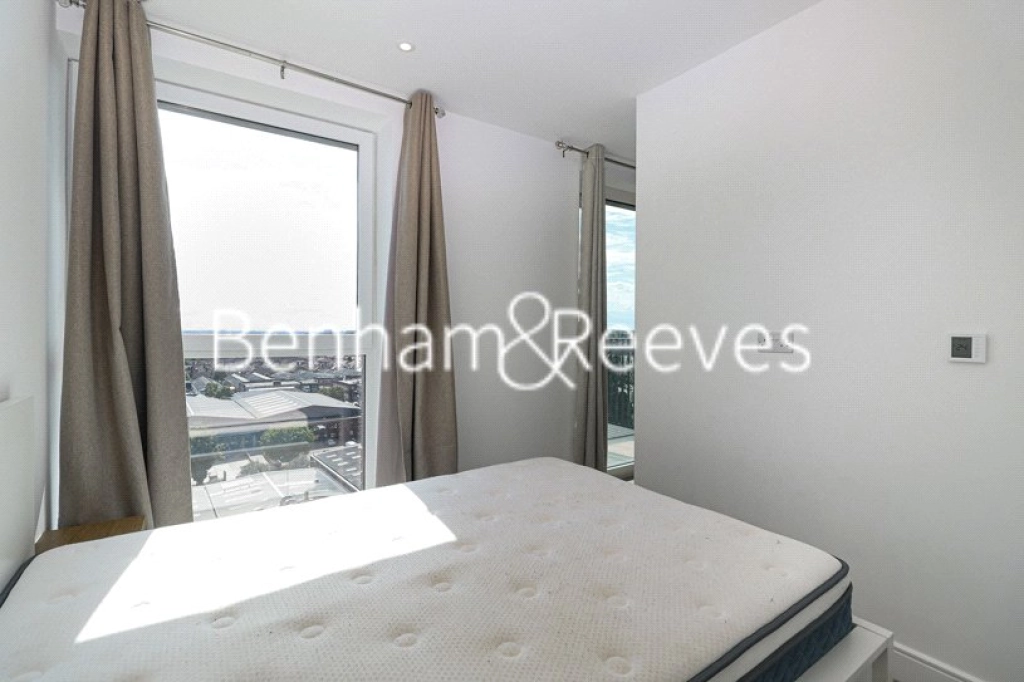 Studio apartments/flats for sale in Quay Walk, Wembley - HA0 view 7