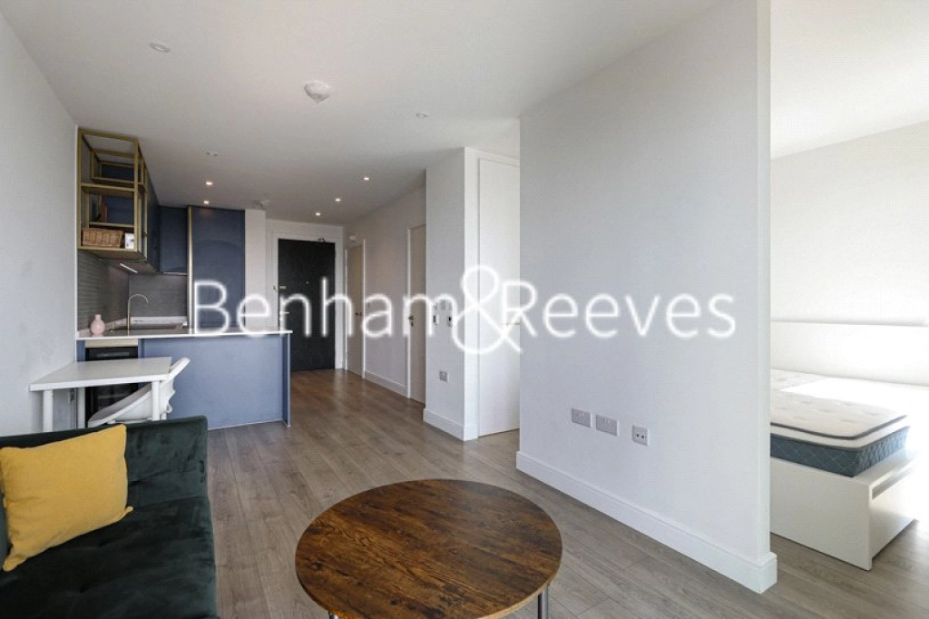 Studio apartments/flats for sale in Quay Walk, Wembley - HA0 view 8